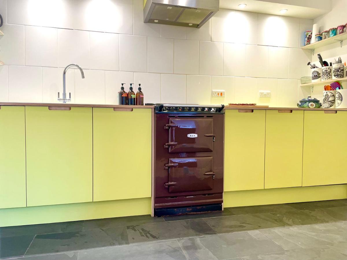 Paramount Apartments Ilfracombe, Arty Seaside Holiday Apartments Екстериор снимка