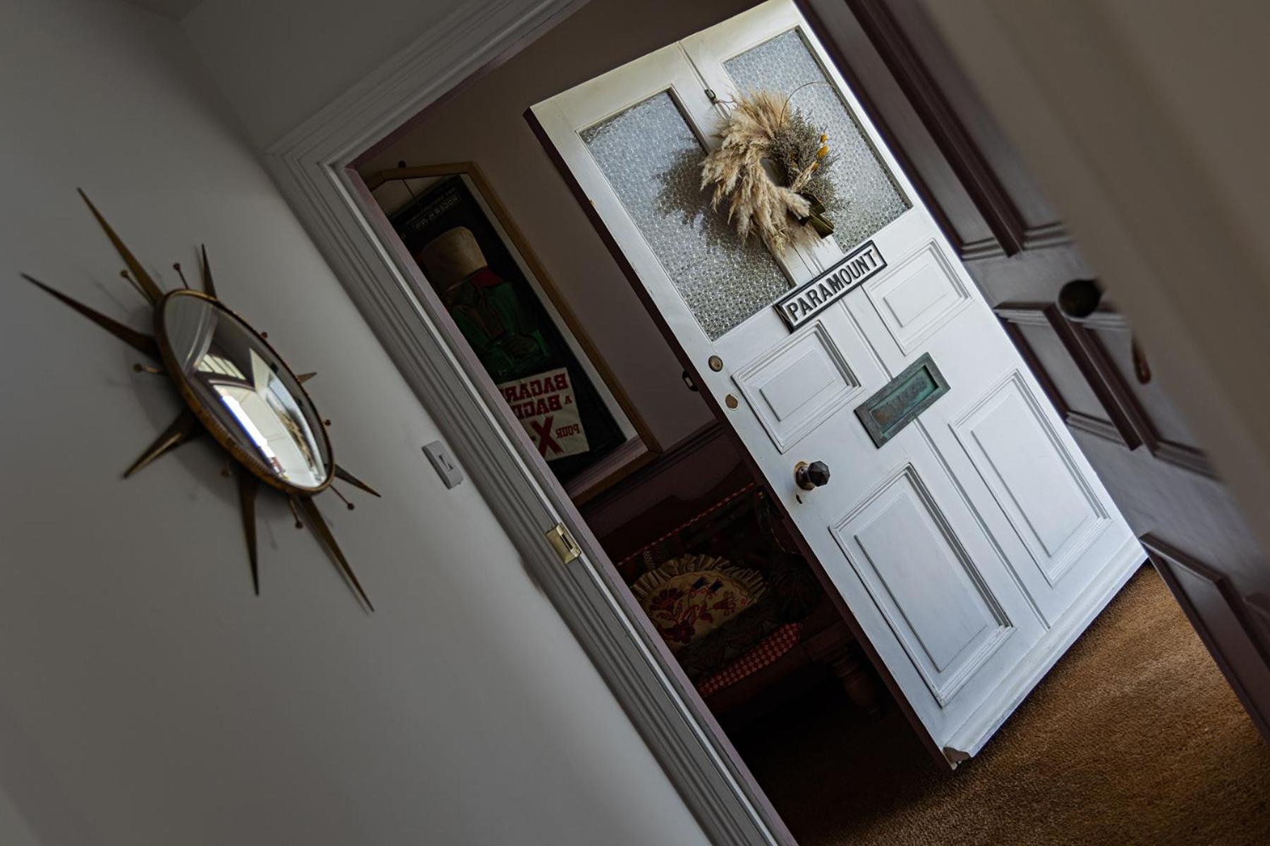 Paramount Apartments Ilfracombe, Arty Seaside Holiday Apartments Стая снимка